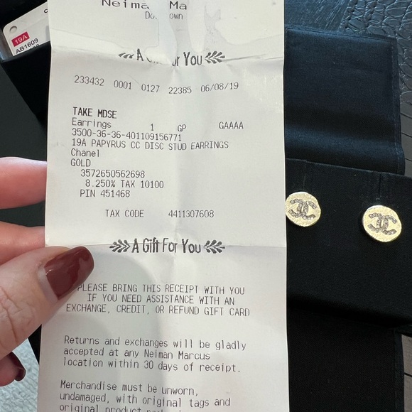 Chanel 19A Papyrus CC Disc Stud Earrings - Picture 6 of 9